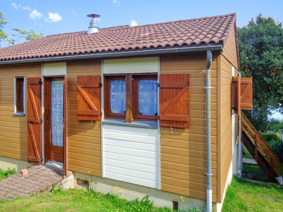 Chalet Charmant A Saint-Gerons Avec Piscine Partagee Kültér fotó