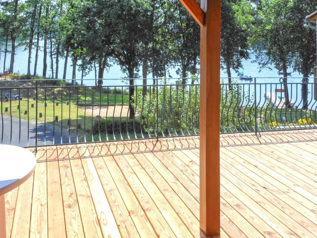 Chalet Charmant A Saint-Gerons Avec Piscine Partagee Kültér fotó