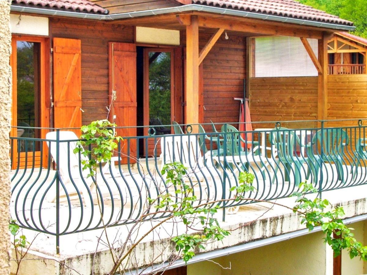 Chalet Charmant A Saint-Gerons Avec Piscine Partagee Kültér fotó